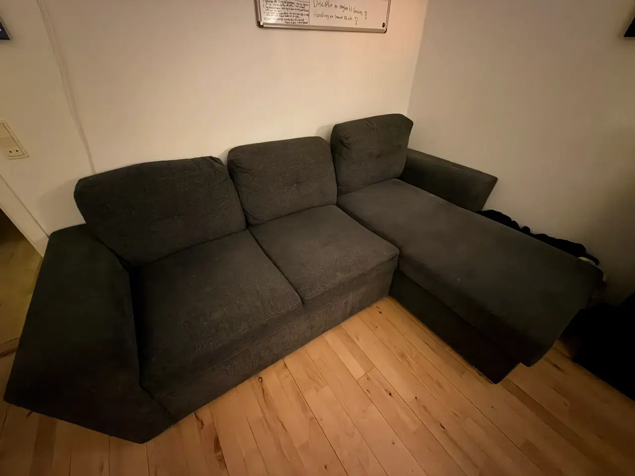 Billede 2 - JYSK mørkegrå sofa