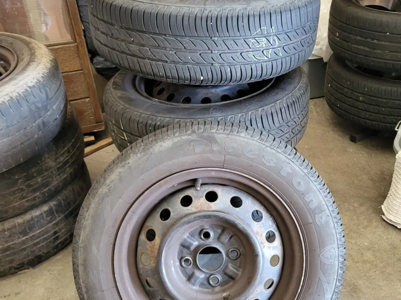 Billede 1 - Sommerdæk på stålfælge til Toyota Yaris 09 - 04
