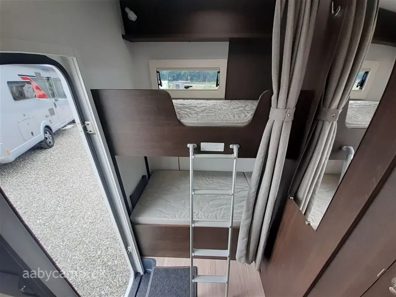 Billede 20 - 2021 - Benimar Sport 323 NK   Den Perfekte Familie camper. NK pakke. automatgear. solceller. Bemærk kun 20,000 Km !!!!