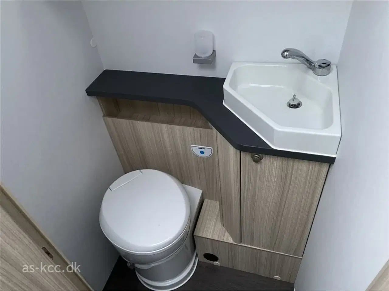 Billede 21 - 2023 - Sun Living S 75 SL Sun Living Autocamper med to enkelt senge.