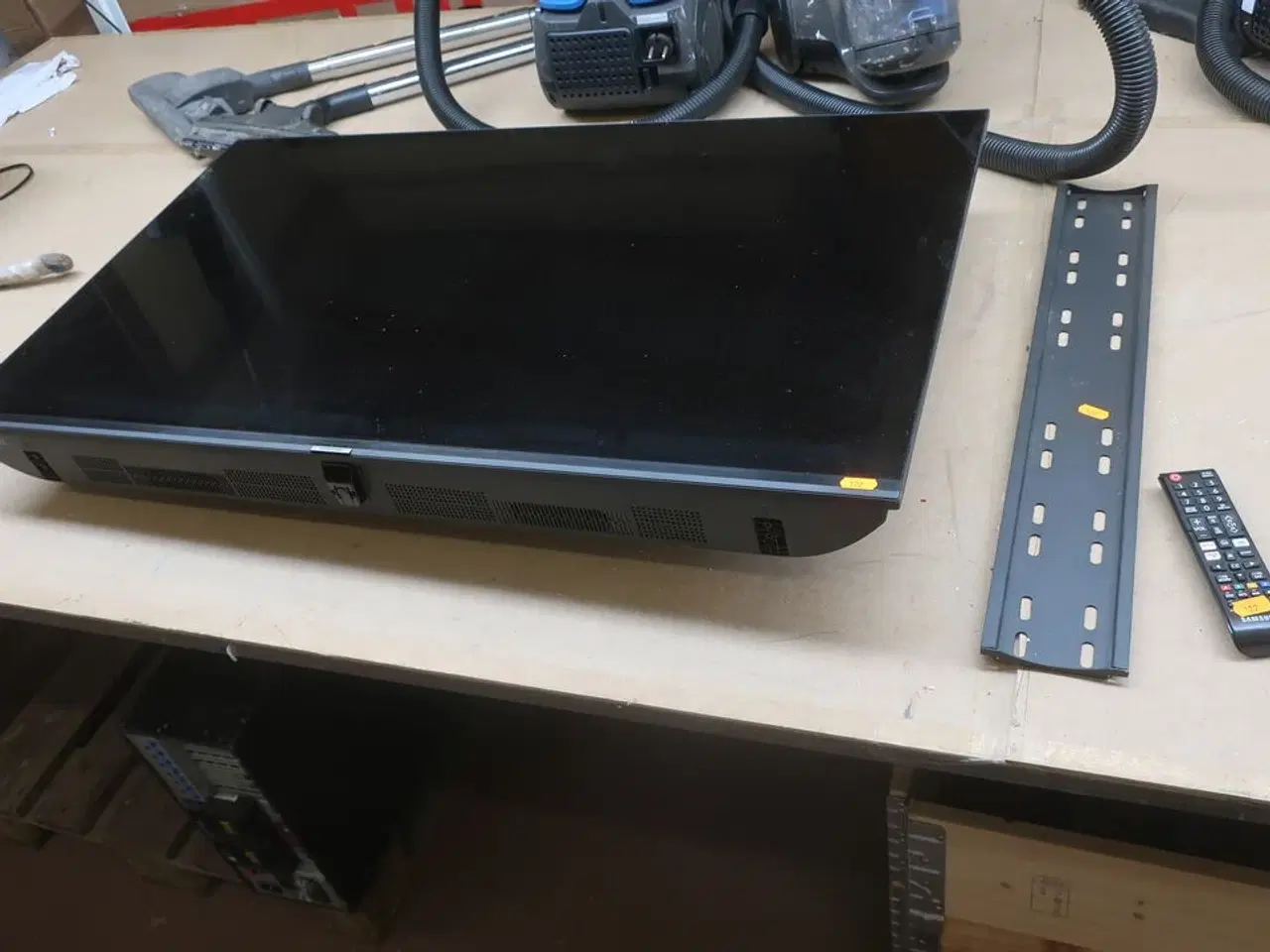 Billede 1 - Fjernsyn SAMSUNG UE43AU6905K
