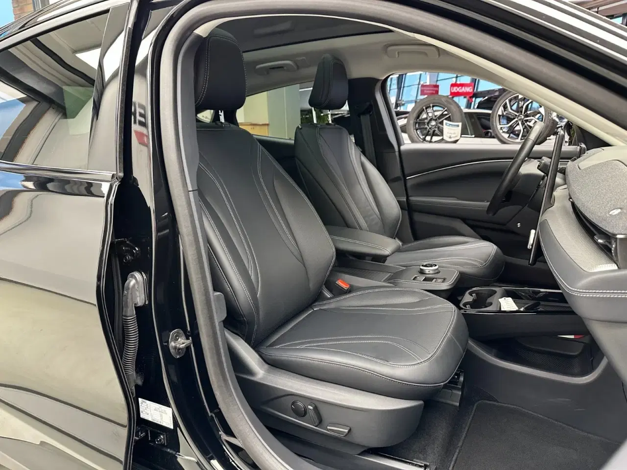 Billede 13 - Ford Mustang Mach-E 75 Premium Standard Range