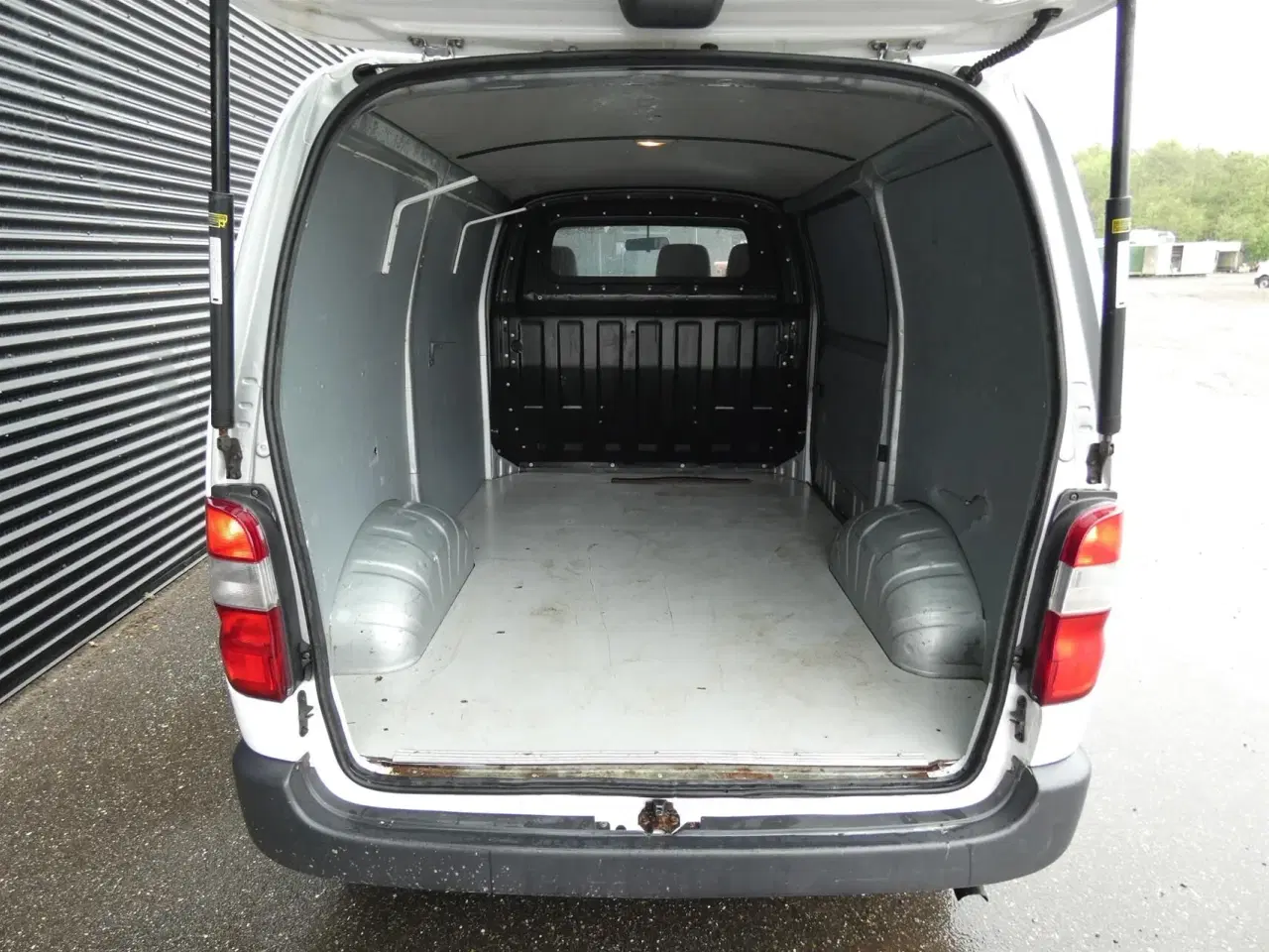 Billede 8 - Toyota HiAce Kort 2,5 D-4D a/c m/komf. 117HK Van