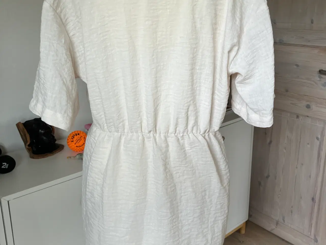 Billede 4 - Beige kjole fra Vero Moda, str. M