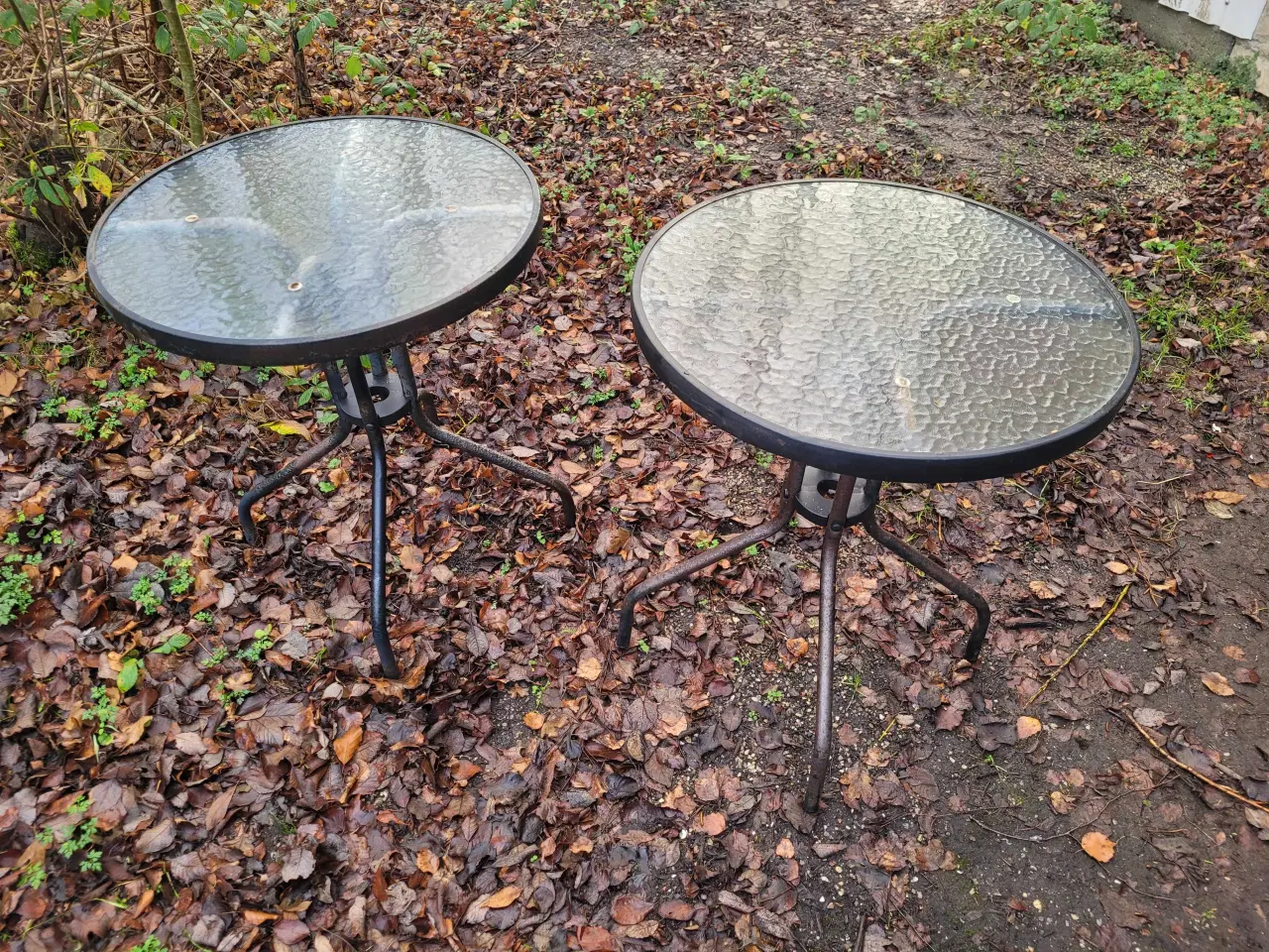 Billede 1 - 2 små runde haveborde 