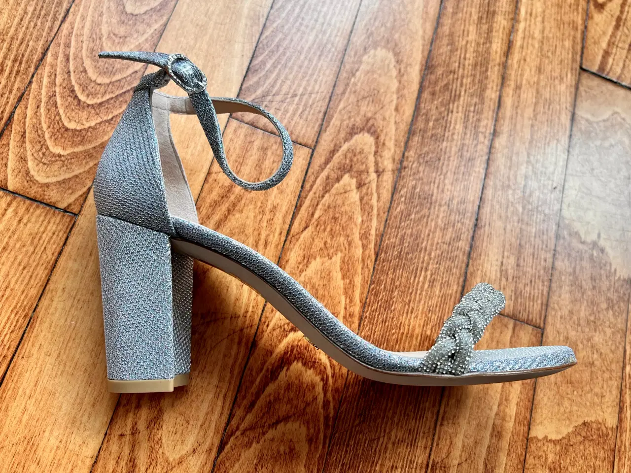 Billede 12 - Stuart Weitzman hæle / pumps Str 38.5 sparkly sølv