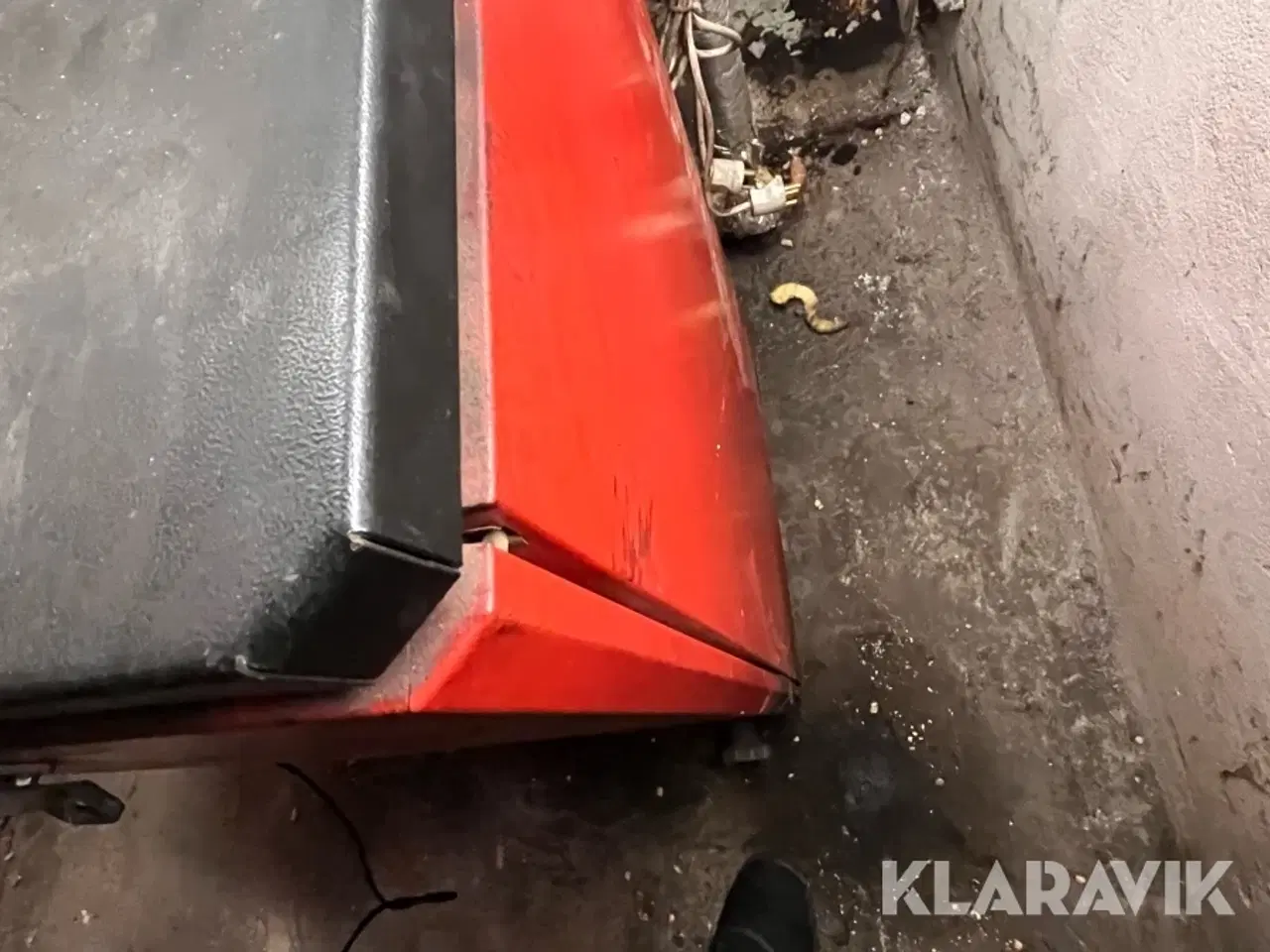 Billede 8 - Pillefyr med silo og skorsten