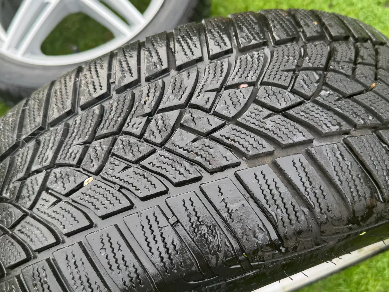 Billede 3 - 4stk vinter dæk på alufælge siddet på Mercedes cla