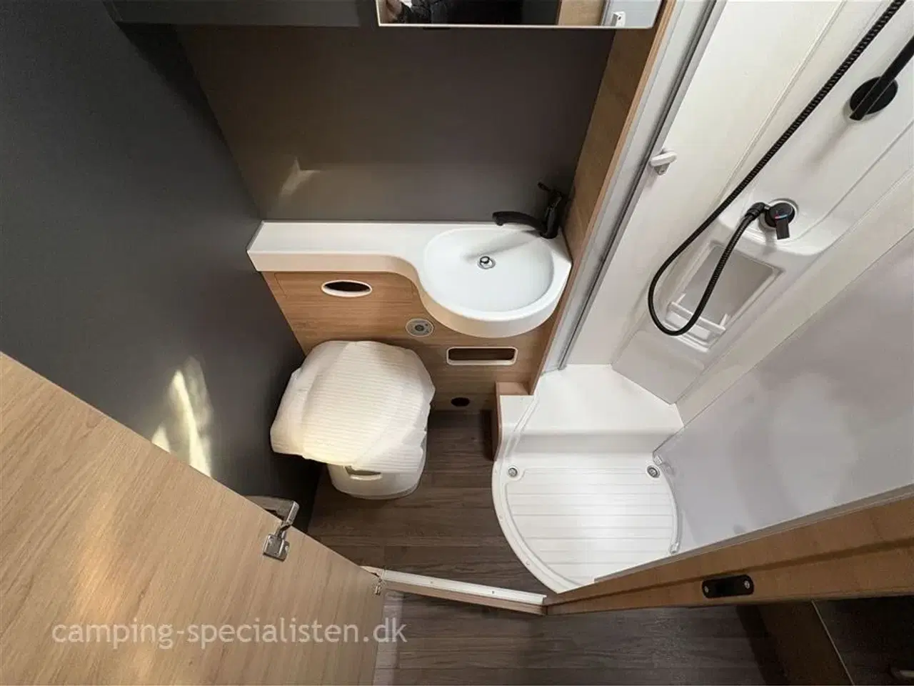 Billede 11 - 2025 - Knaus L!VE TI 700 MEG Platinum Selection   Knaus LIVE TI 700 MEG Platinum Selection - Kan ses nu hos Camping-Specialisten.dk