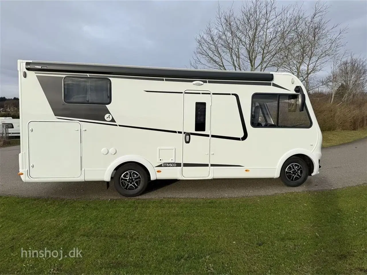 Billede 1 - 2026 - Etrusco I 6900 SB Scandic Edition Aut Etrusco by Hymer er Italiensk Elegance og Komfort fra Hinshøj Caravan