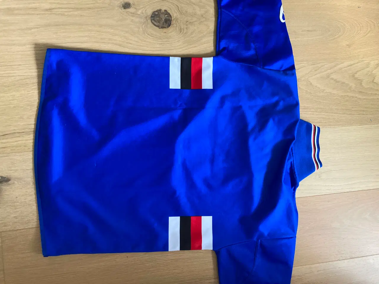 Billede 4 - Fodboldtrøjer