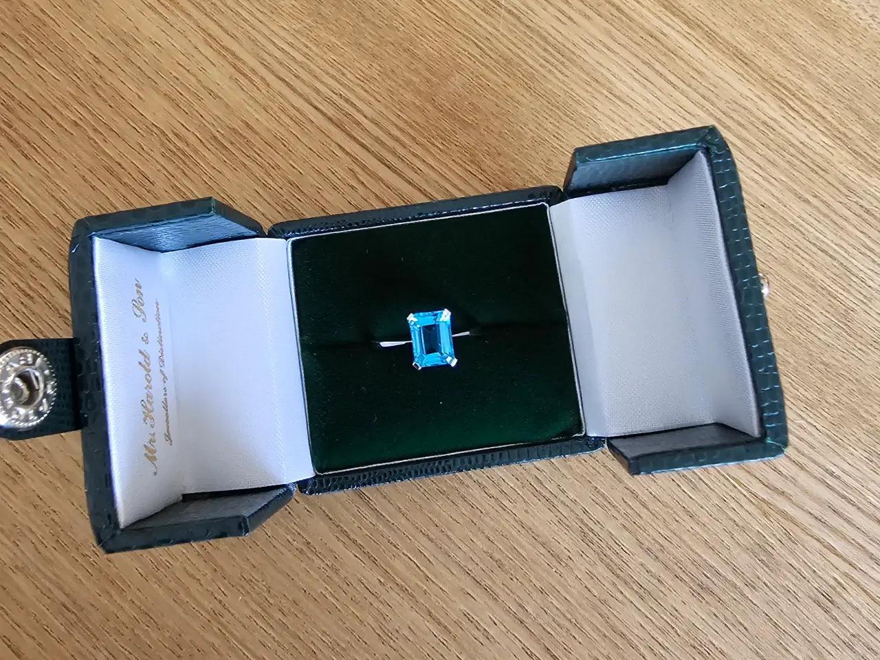 Billede 1 - Blue Sky Topaz emerald cut hvidguld ring 