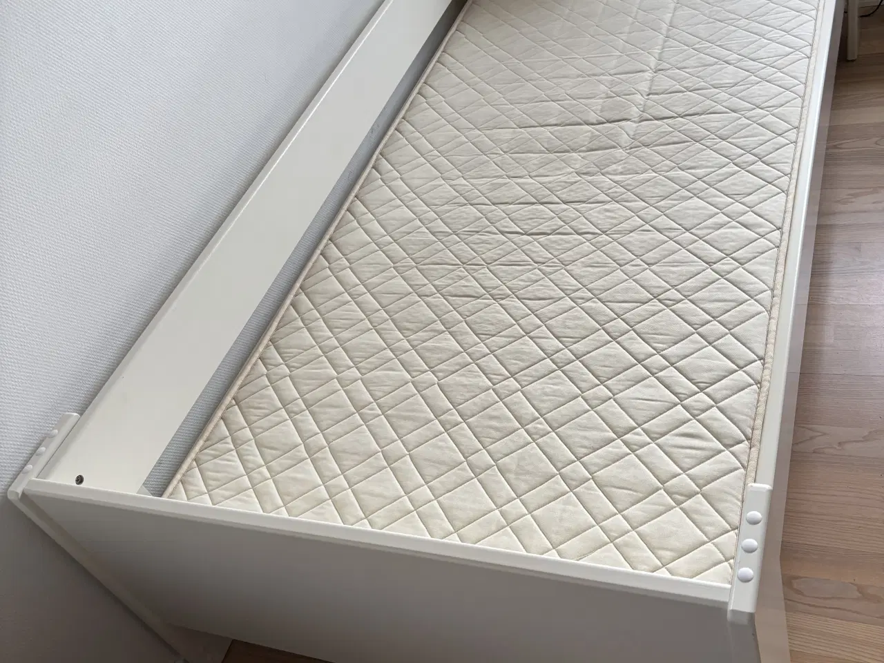 Billede 2 - Seng til barn/ung