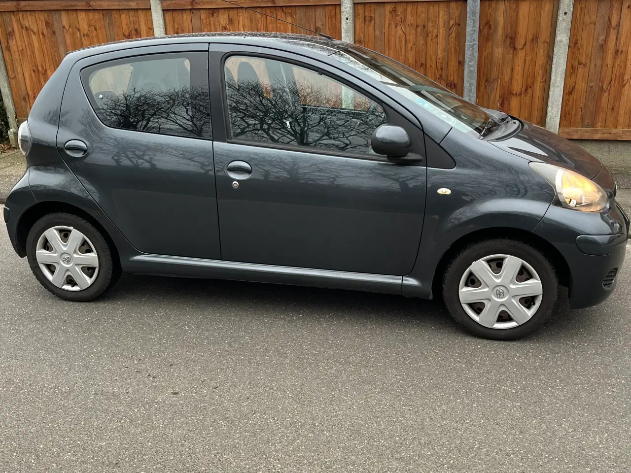 Billede 3 - Toyota Aygo 5-dørs Km 122000. Nysynet
