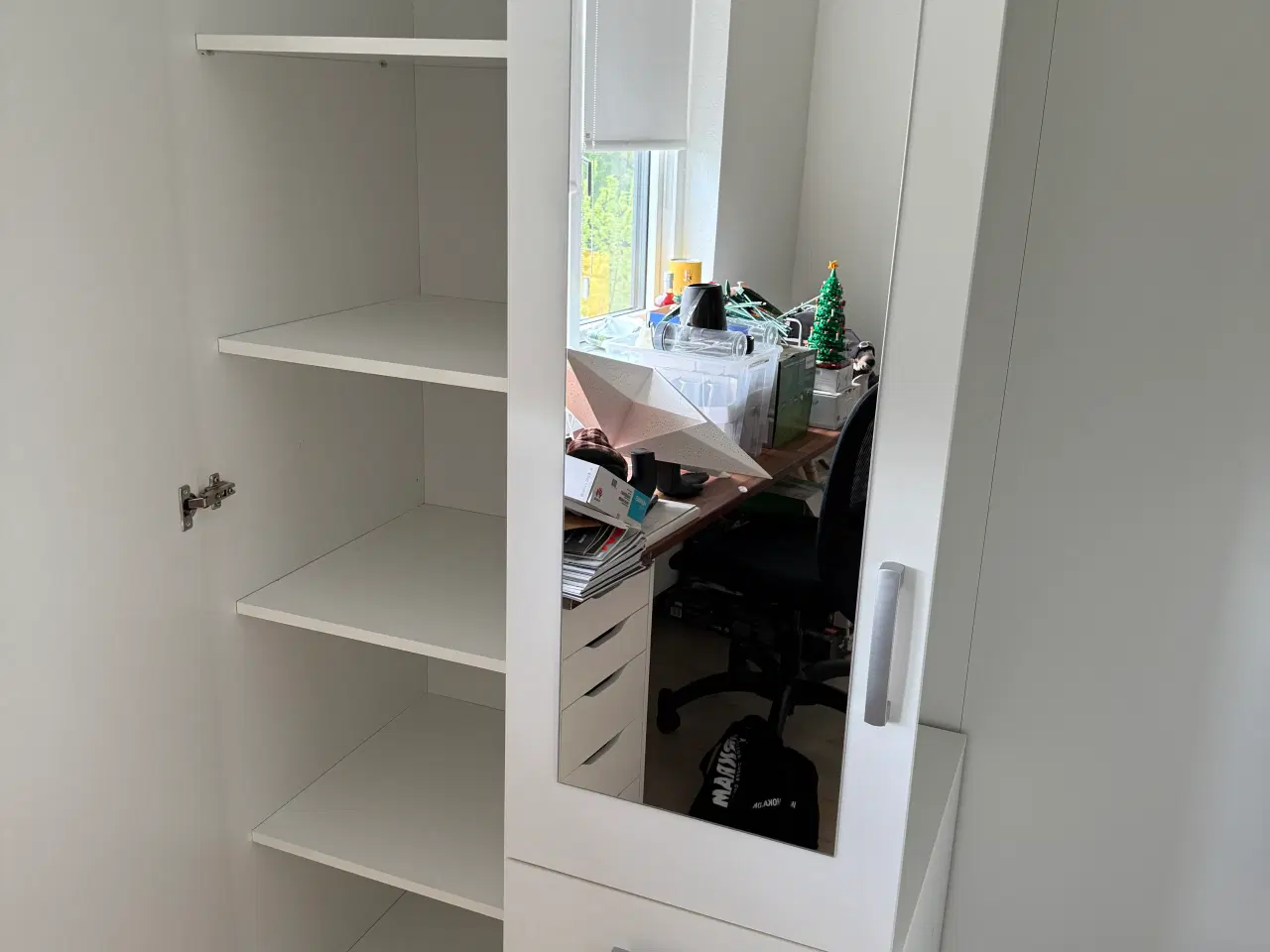 Billede 4 - Vellerup garderobeskab, står som nyt 