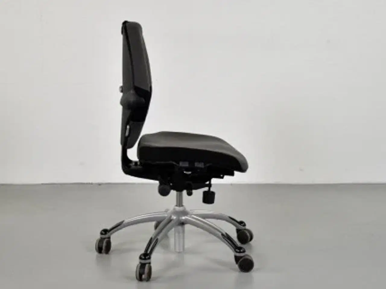 Billede 2 - Rh extend kontorstol med gråbrun polster med sort bælte