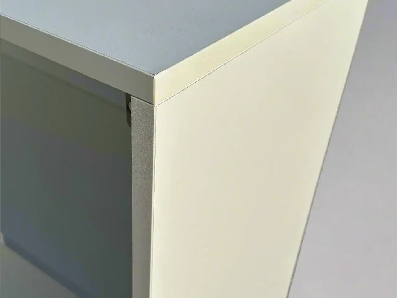 Billede 5 - Opbevaringsskab (m. Skydelåger)