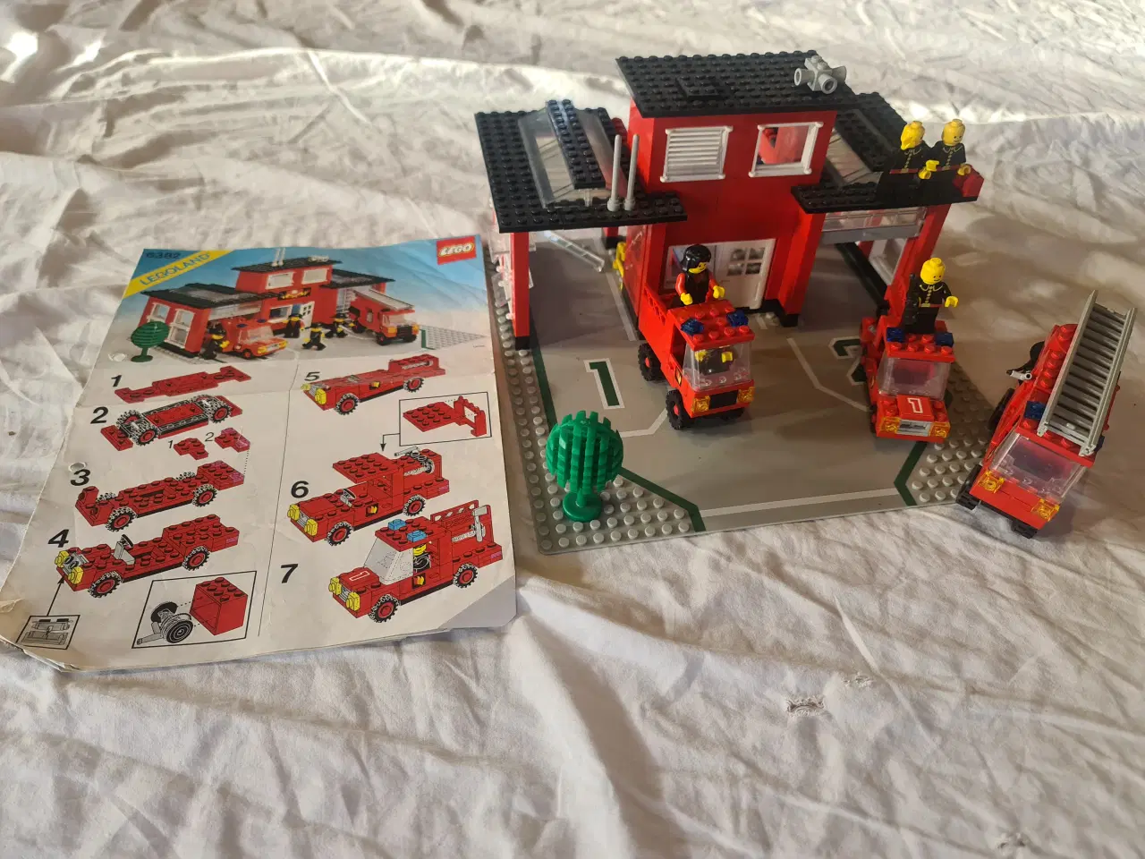 Billede 2 - Lego Brandstation 6382.  Ikke 100% komplet....