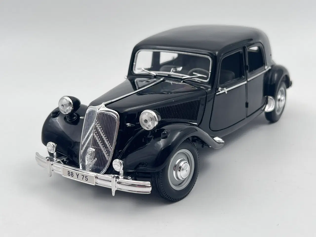 Billede 2 - 1952 Citroën 15CV V6 1:18  