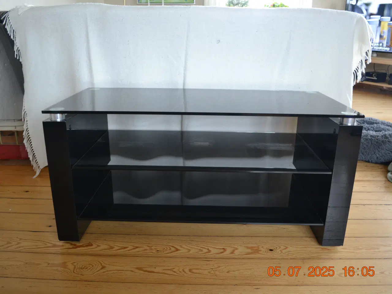 Billede 1 - tv-bord glas