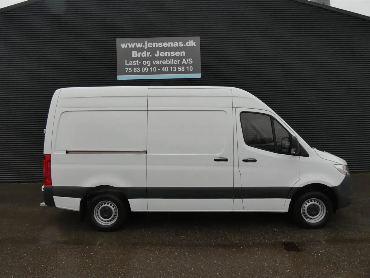 Billede 2 - Mercedes-Benz Sprinter 317 2,0 CDI A2 H2 RWD 9G-Tronic 170HK Van Aut.