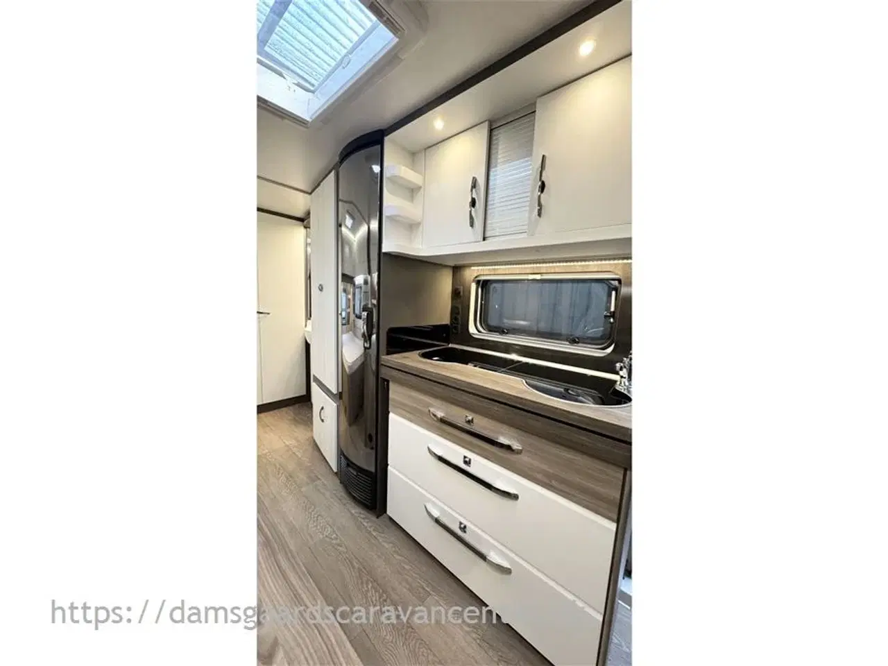 Billede 11 - 2022 - Hobby Excellent Edition 560 KMFe   Franskseng-Køjer-Gulv temp.-Byvand-Telt