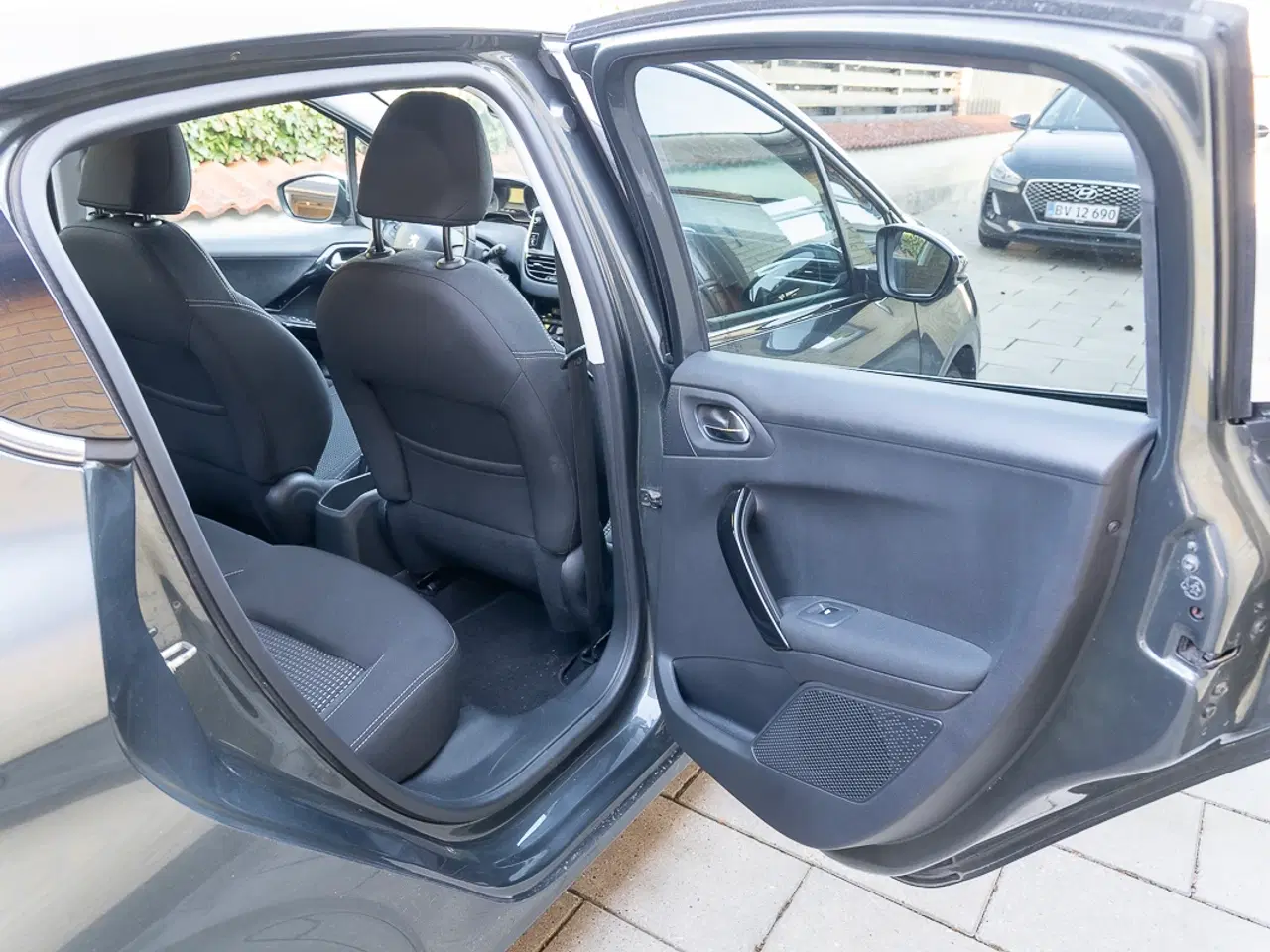 Billede 4 - Peugeot 208 1.2 VTi 5D Allure i perfekt stand