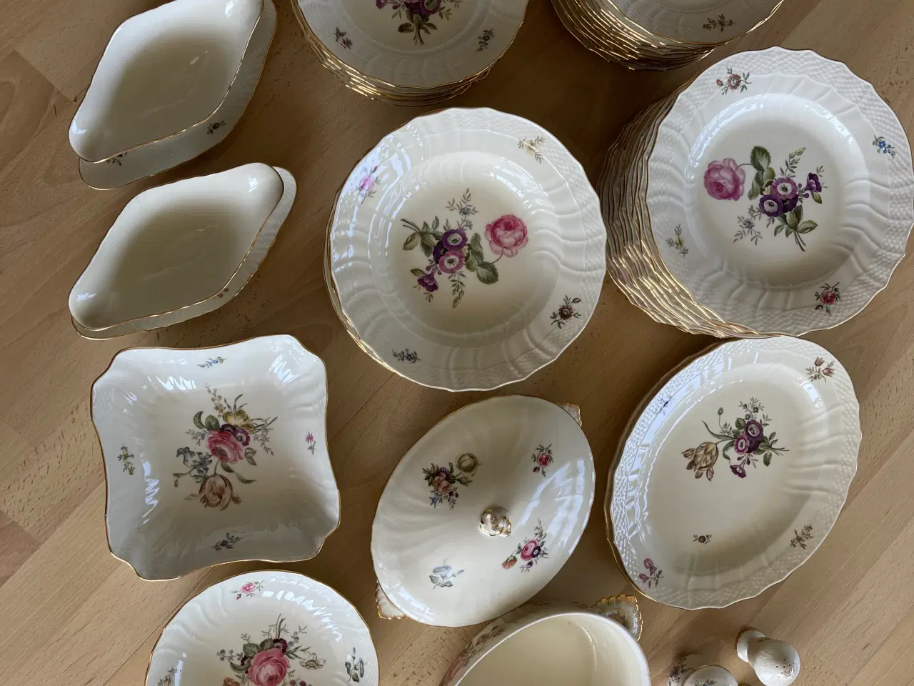 Billede 3 - Frijsenborg Royal Copenhagen kaffe og spisestel