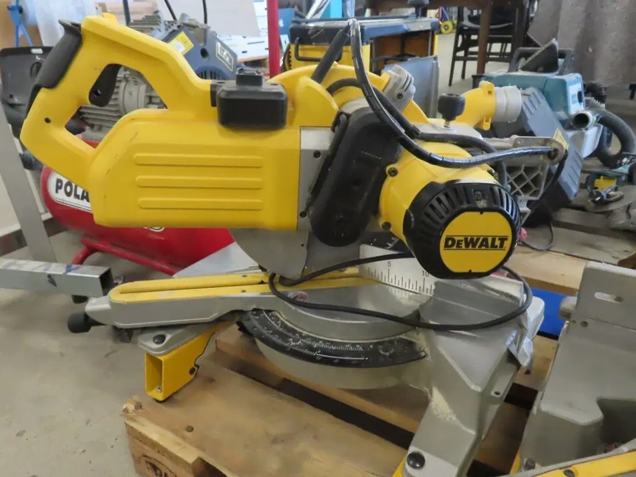 Billede 3 - Kap/geringssav DeWalt inkl. Skinne
