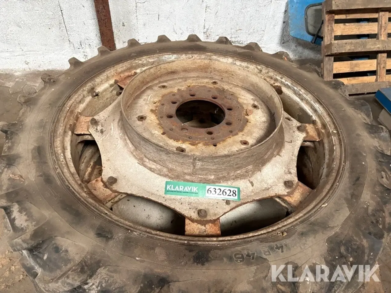 Billede 2 - Landbrugsdæk Taurus 12.4R46 2 styk