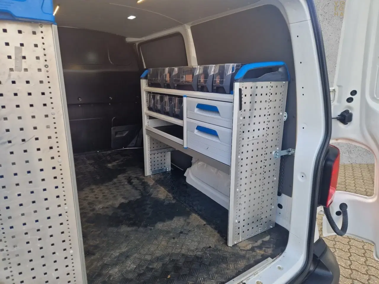 Billede 1 - VW Transporter 2,0 TDi 110 Kassevogn kort