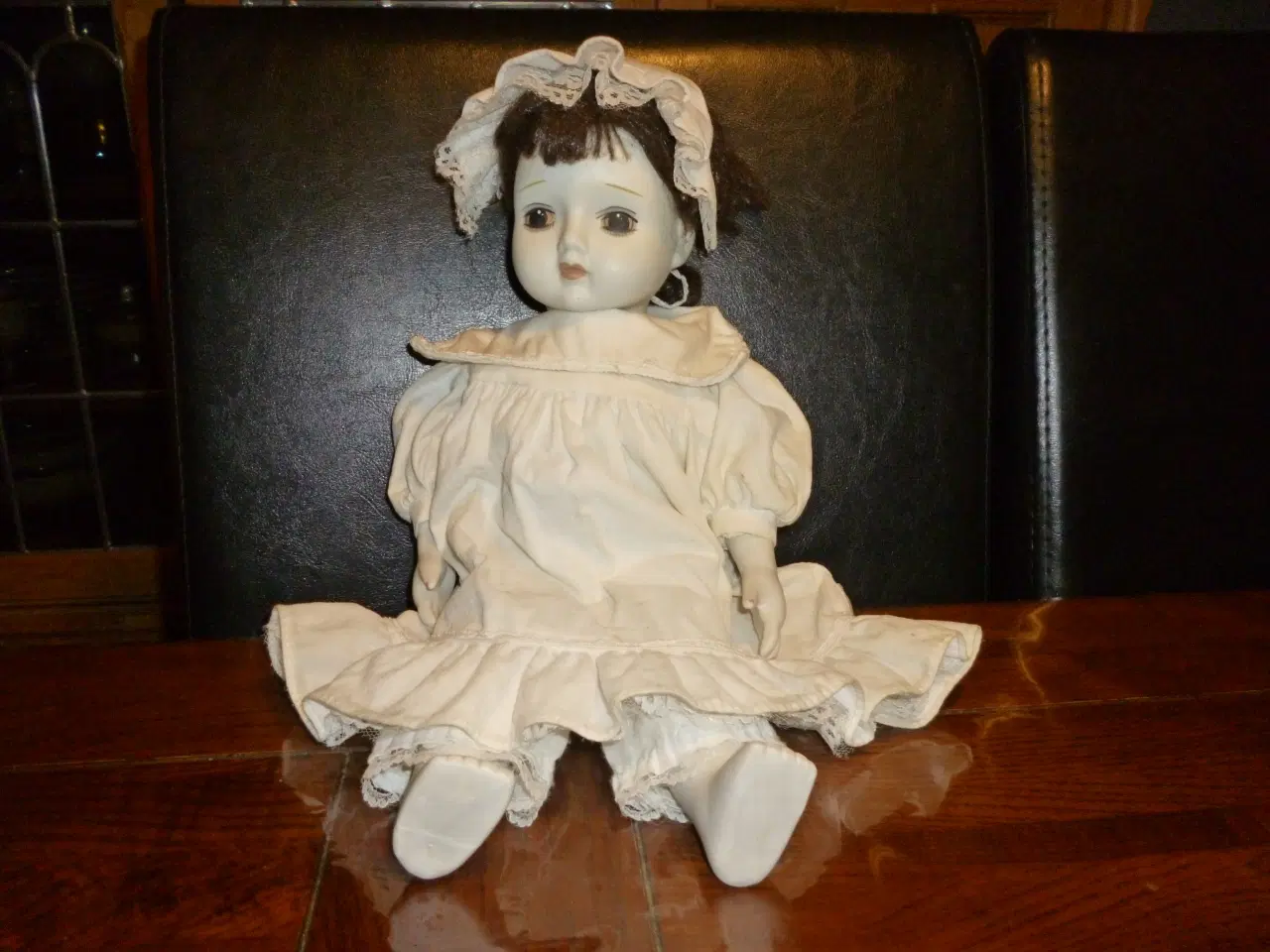 Billede 5 - Fin Porcelæns dukke