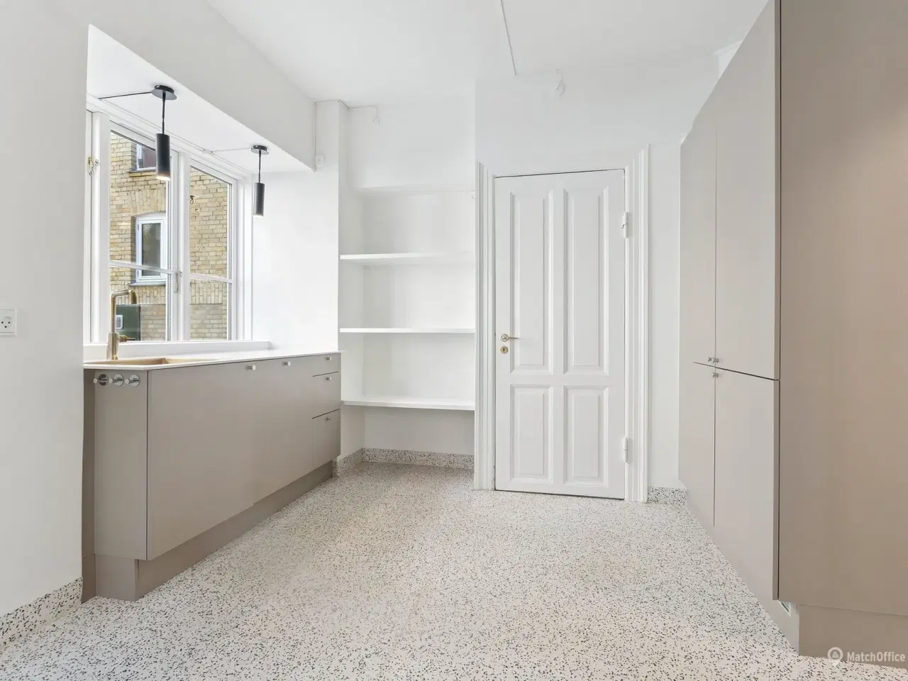 Billede 12 - Sjældent udbudt kontor/klinik/showroom lejemål midt i København