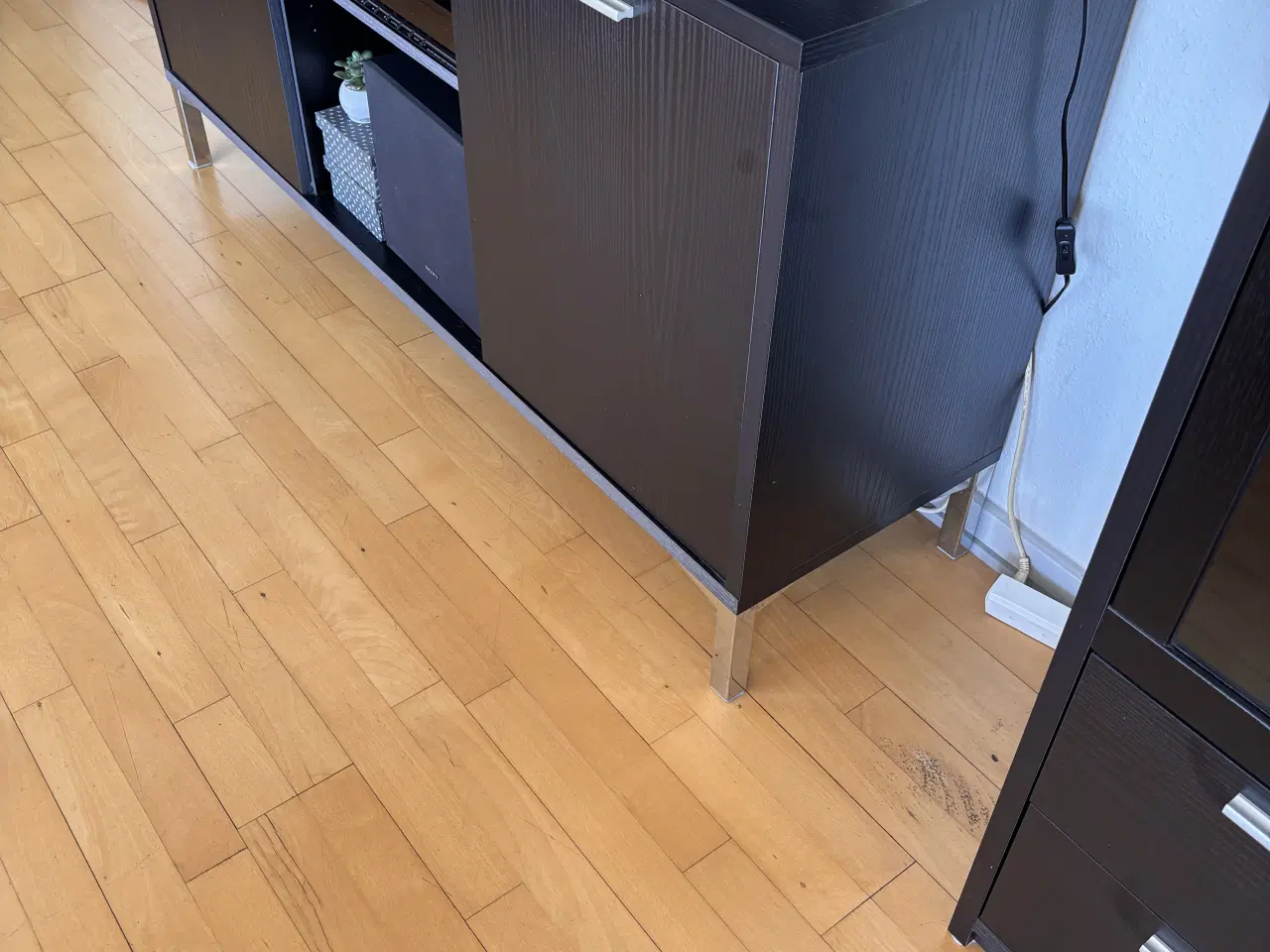 Billede 4 - TV bord i sort træ