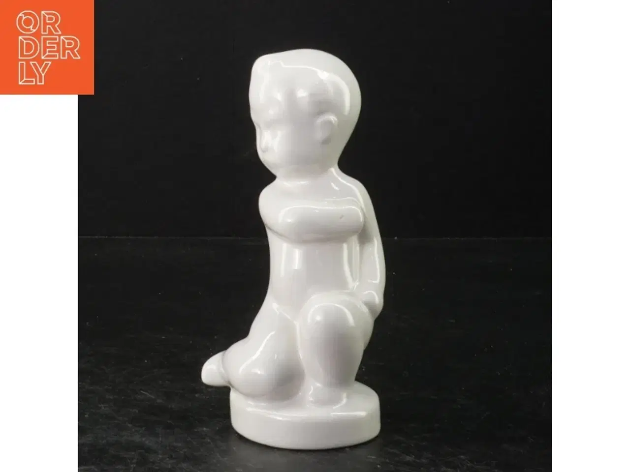 Billede 1 - Figur af dreng fra Søholm Stentøj (str. 15 x 7 cm)