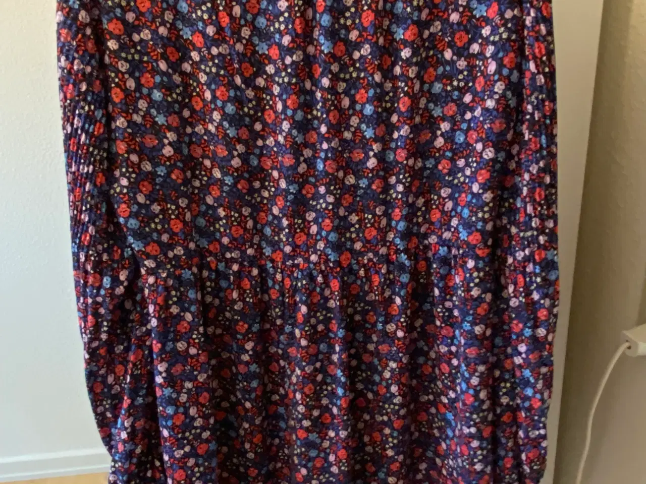 Billede 9 - Blomstret kjole 