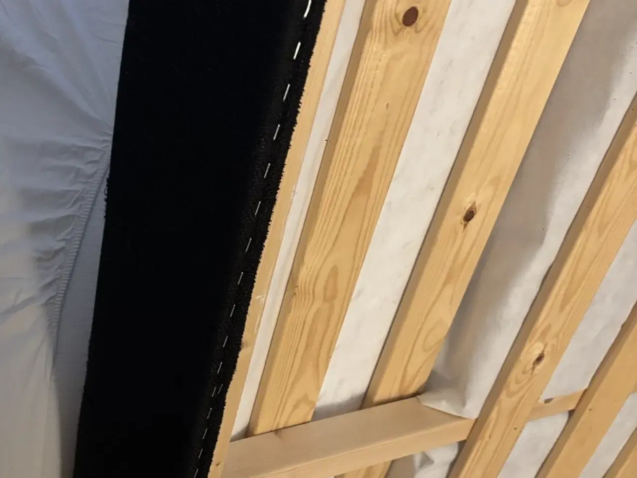 Billede 5 - Boxmadras 140x200cm, sort fra Jysk.