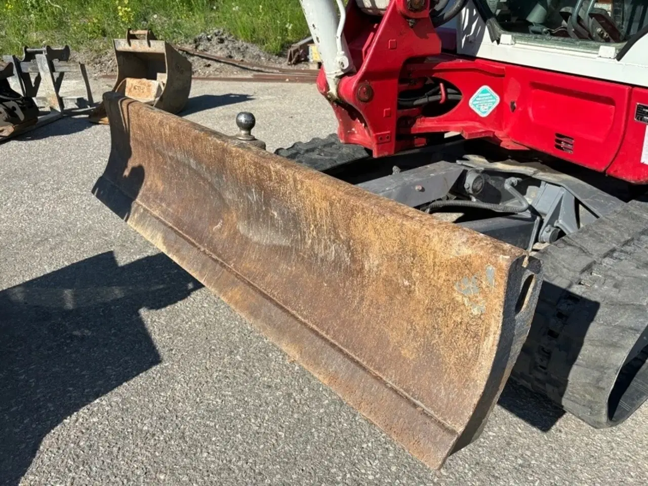 Billede 9 - Takeuchi TB240 gravemaskine med 8 redskaber