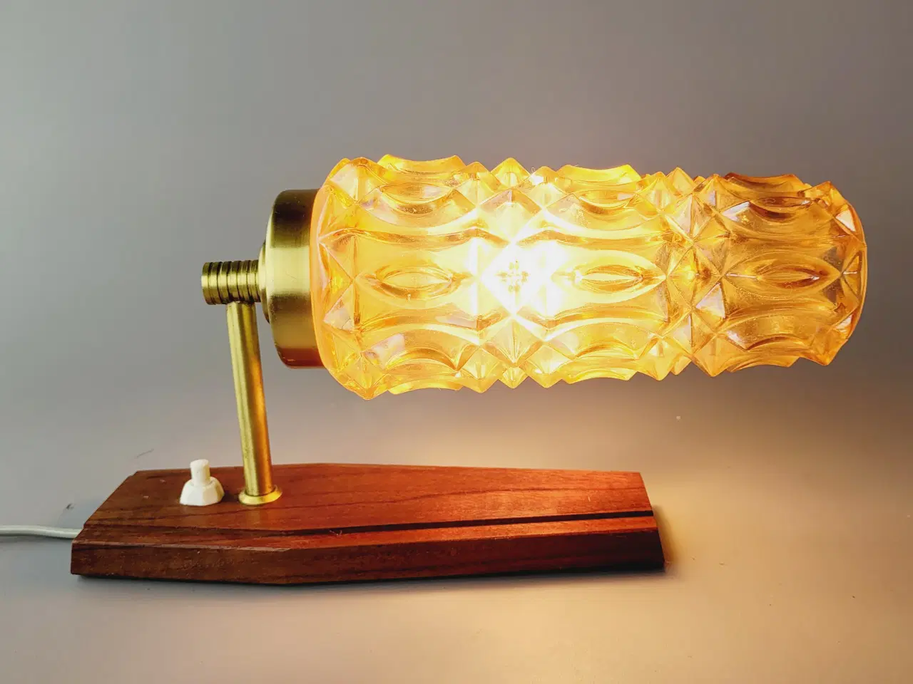 Billede 1 - ⭐️· Retro Væglampe i Teak, Messing, Mønstret Glas