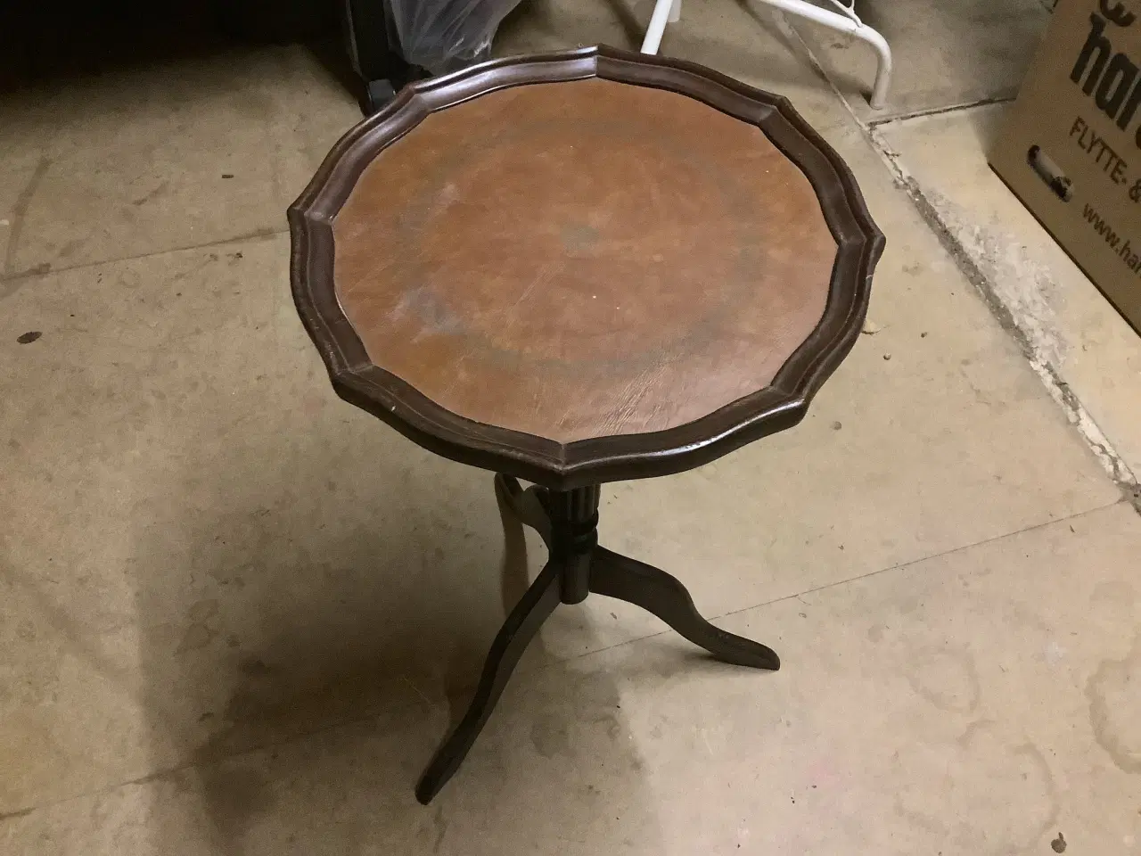 Billede 1 - Lille bord til potteplanter i mørk træ.