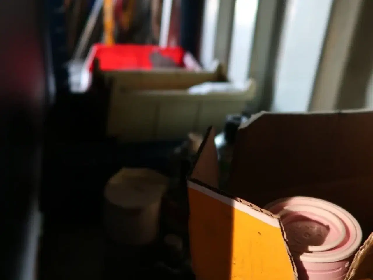 Billede 12 - 2 fag lagerreoler med div. Værktøj og varelager