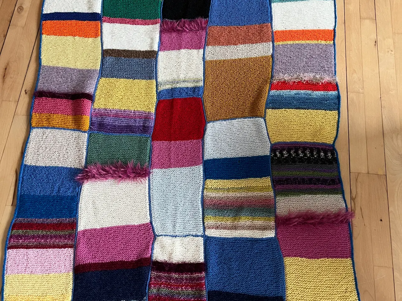 Billede 1 - Hjemmestrikket plaid 