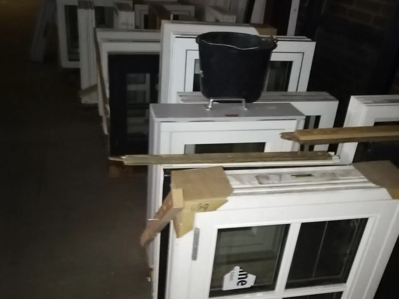 Billede 1 - NYE SMÅ VINDUER,  PRISER FRA KR 700