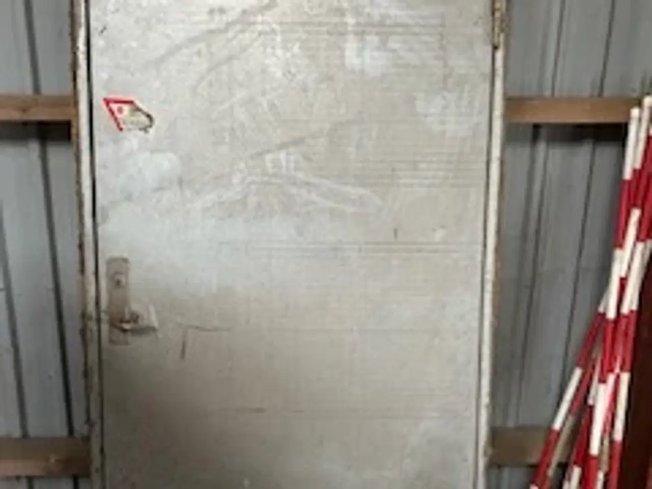 Billede 1 - Stål døre m/pumpe