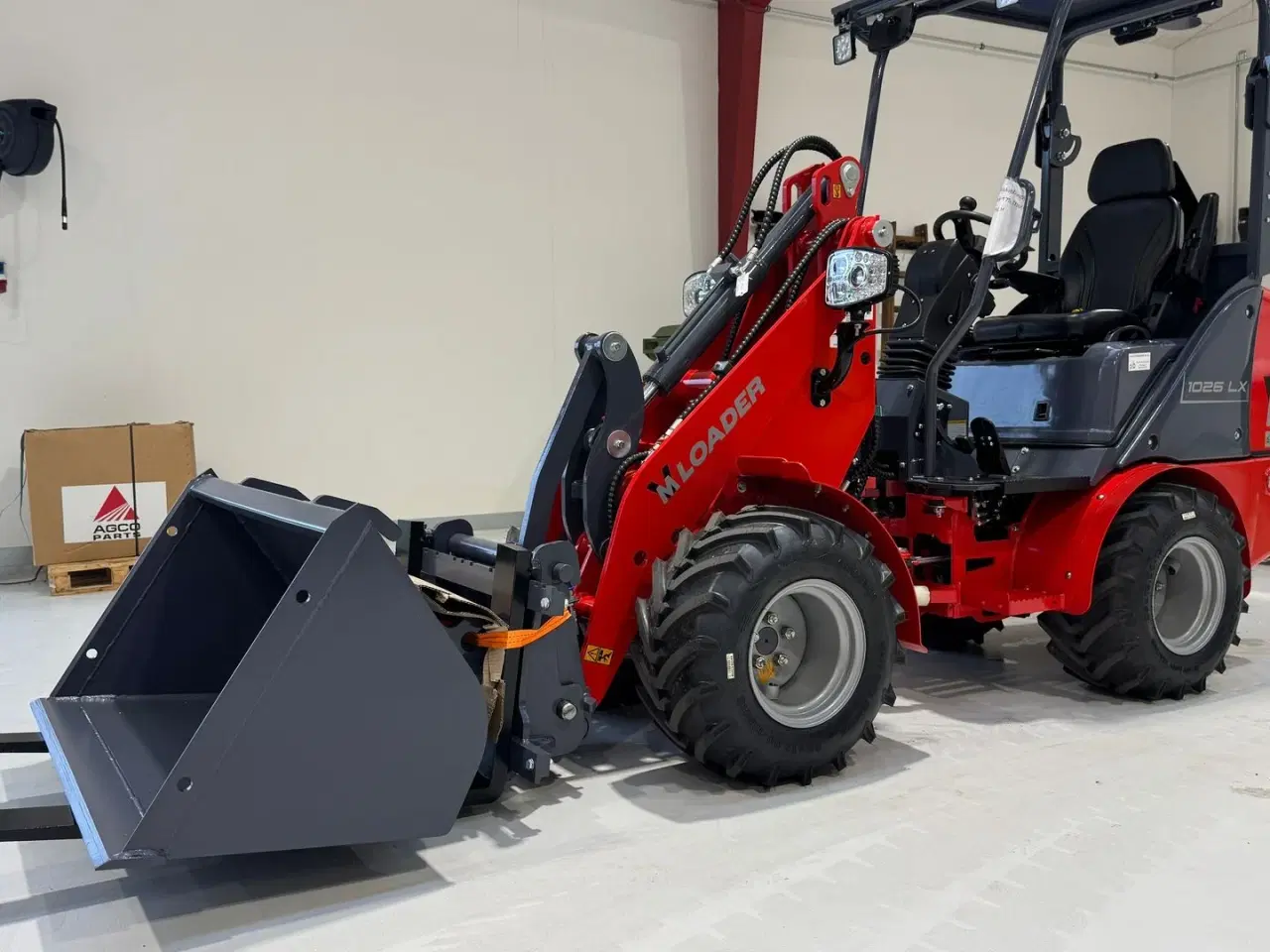 Billede 1 - VM Loader 1026 LX FABRIKSNY MED SKOVL OG PALLEGAFLER!