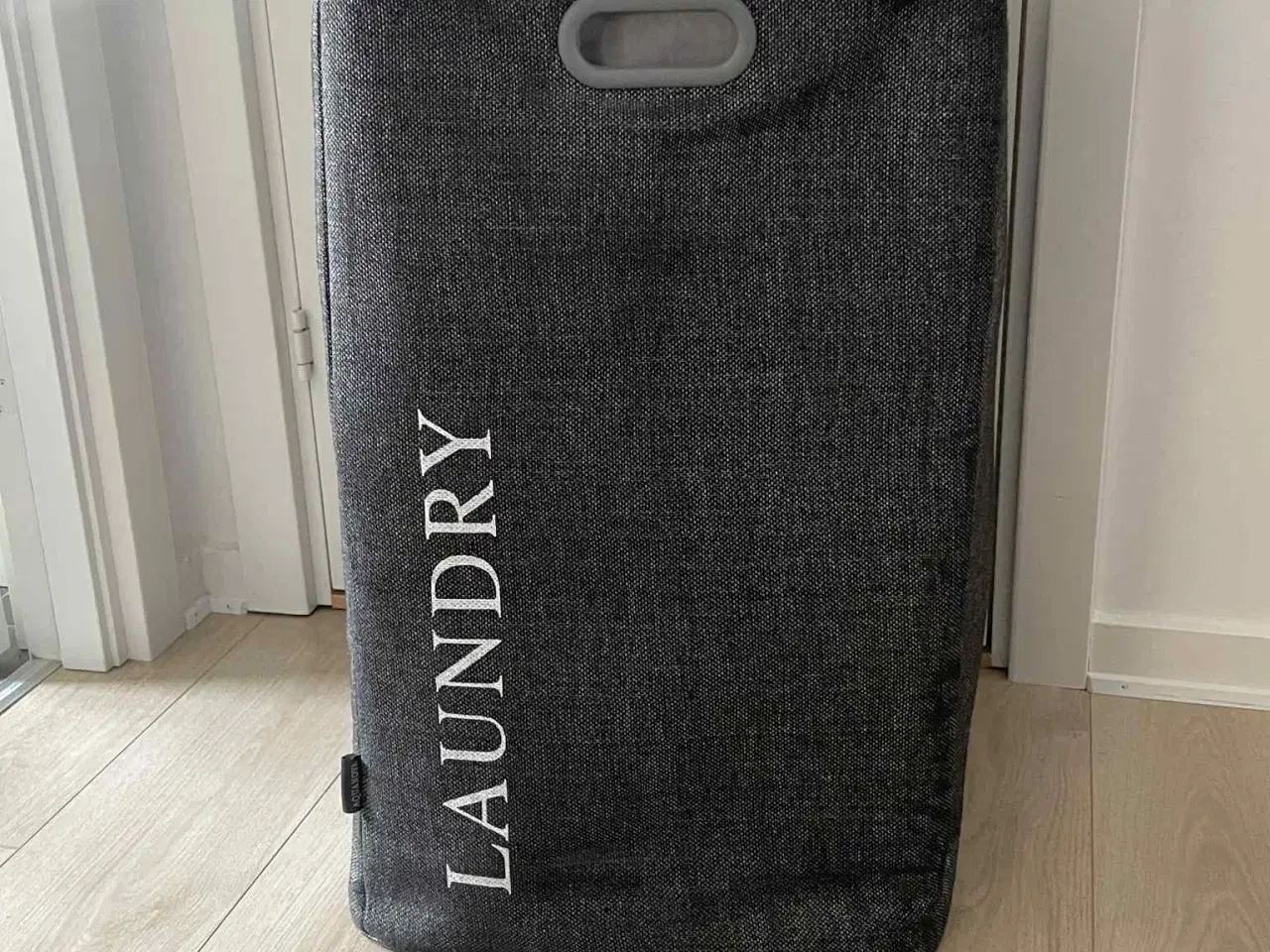 Billede 1 - Vasketøjskurv
