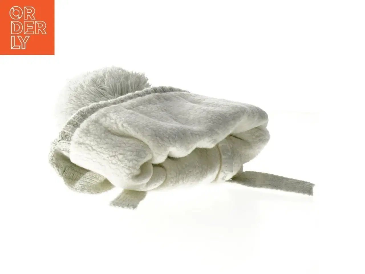 Billede 4 - Hue med øreklapper og pompon (str. 3-6 måneder)