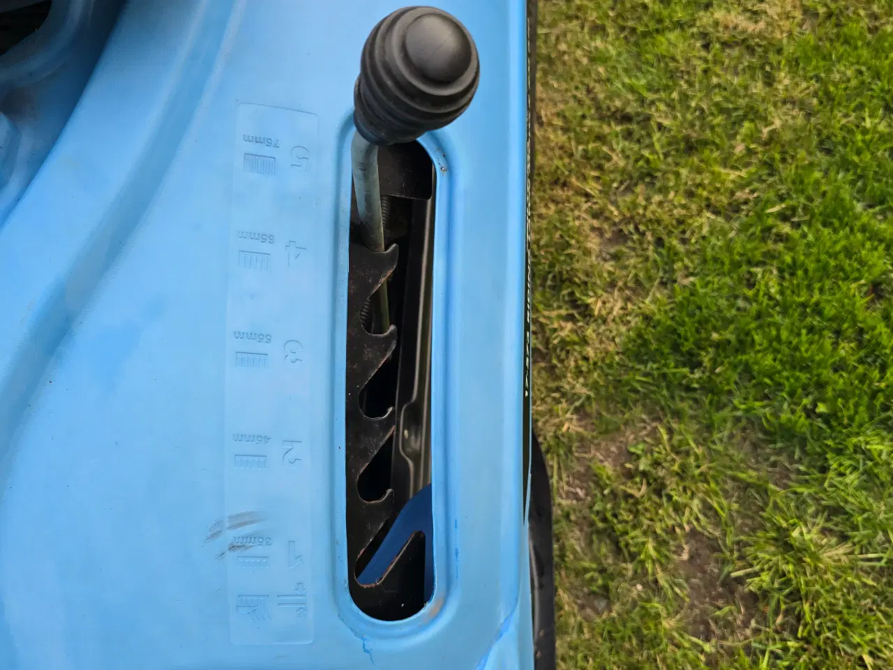 Billede 6 - Biltema plænetraktor. 