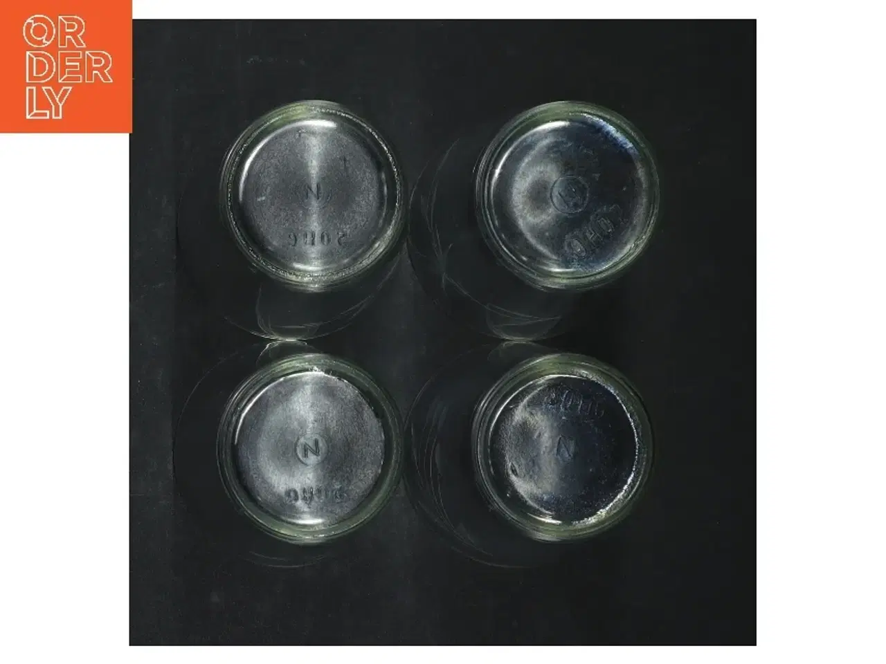 Billede 3 - Grønlige glas med graveret blomstermotiv (str. 9,5 cm. ø. 6,5 cm)