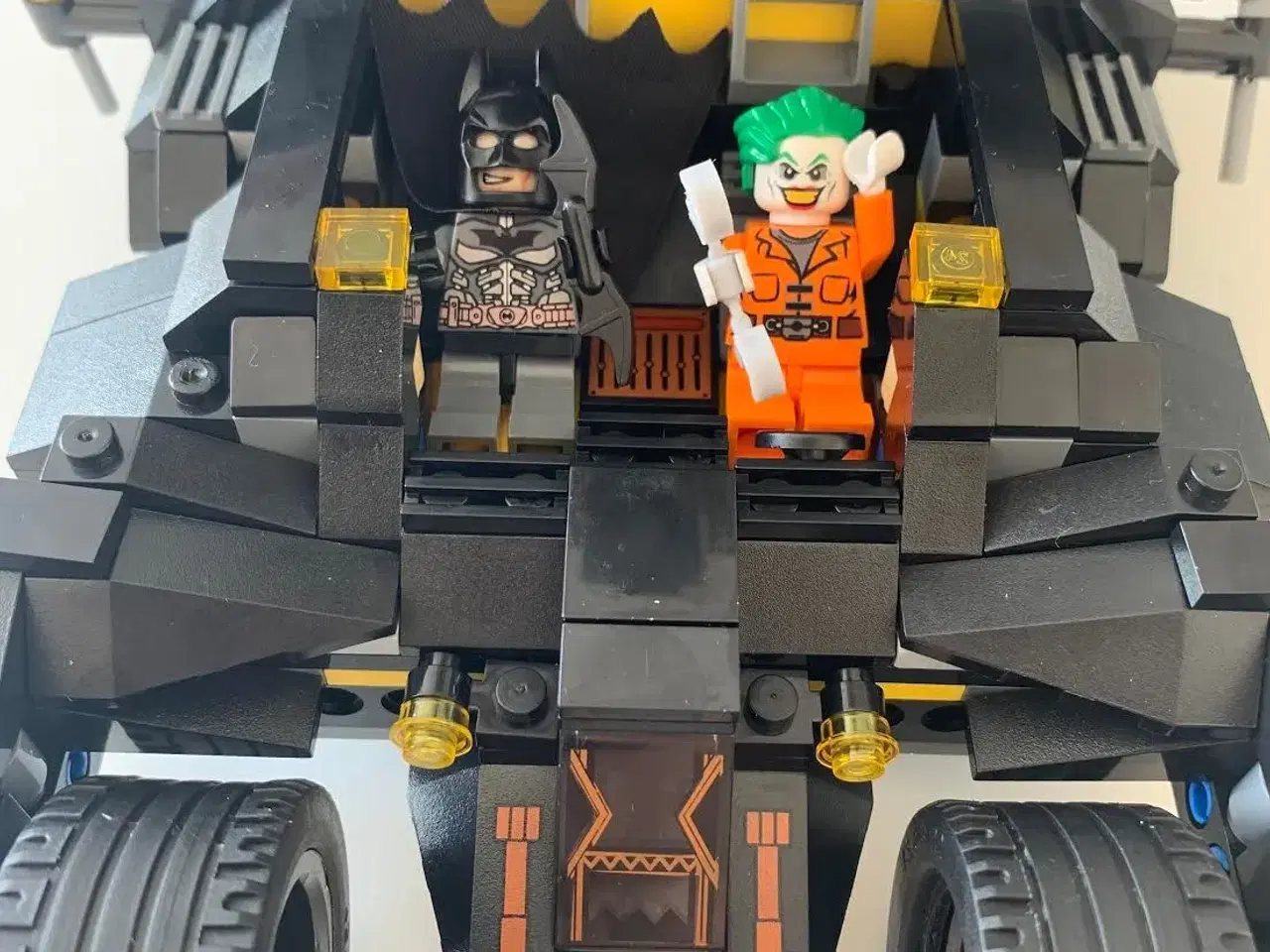 Billede 2 - Sprit ny Batman bil + to figure